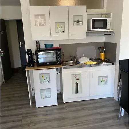 Apartment 2eme Etage Cote Piscine Larche (Correze)